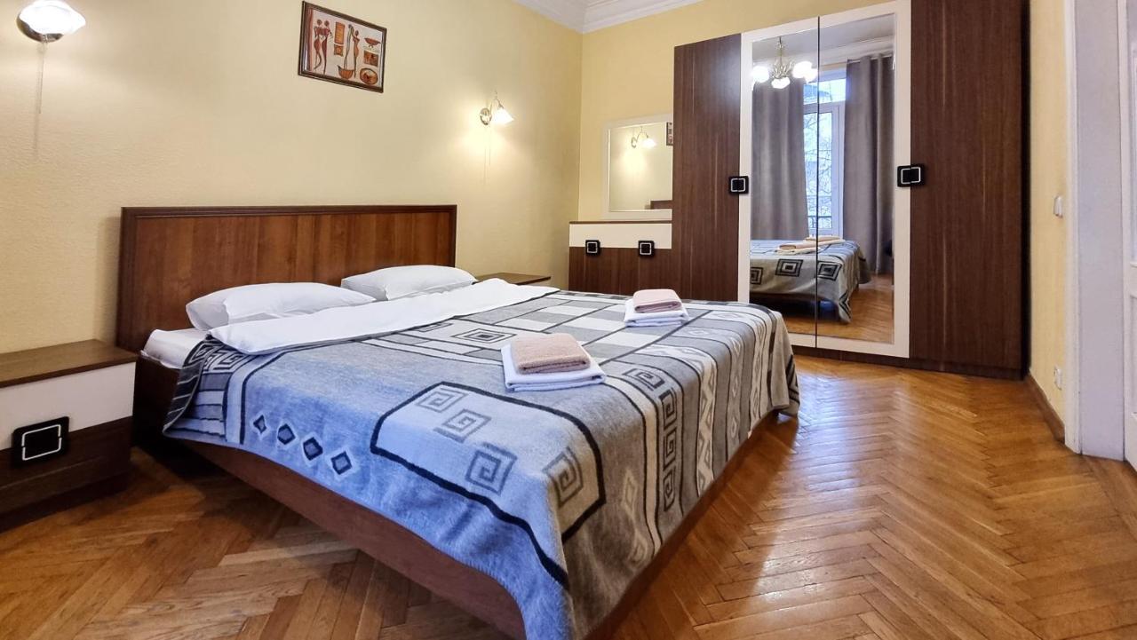 On Khreshchatyk Area Apartment *