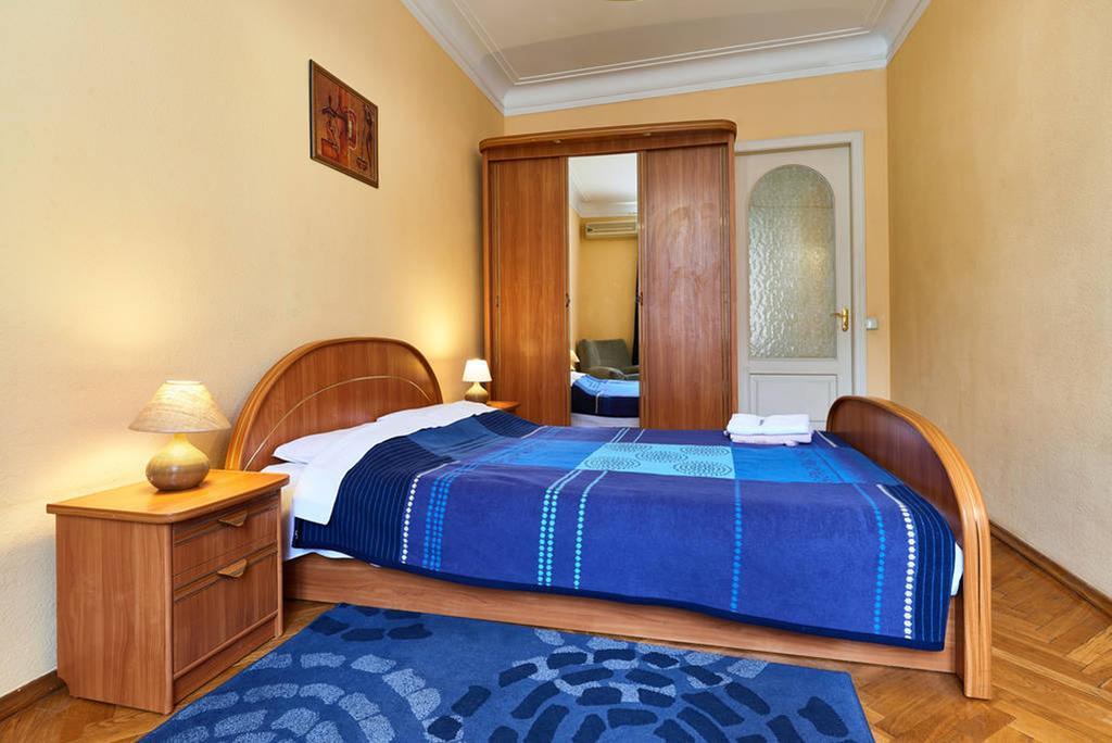 Apartment On Khreshchatyk Area *