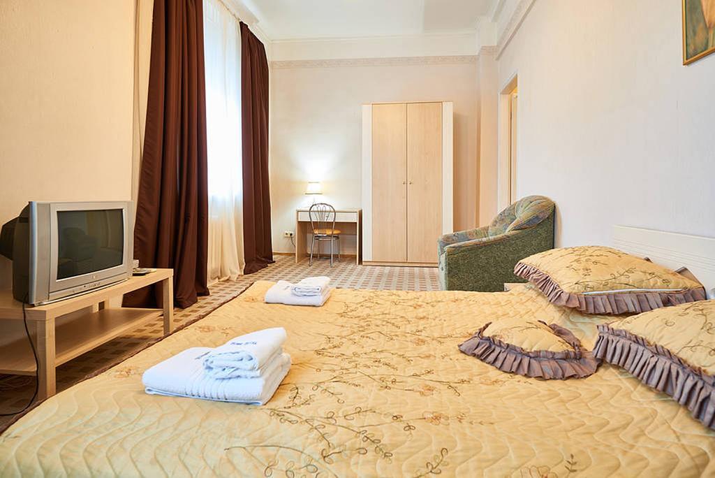 Apartment On Khreshchatyk Area